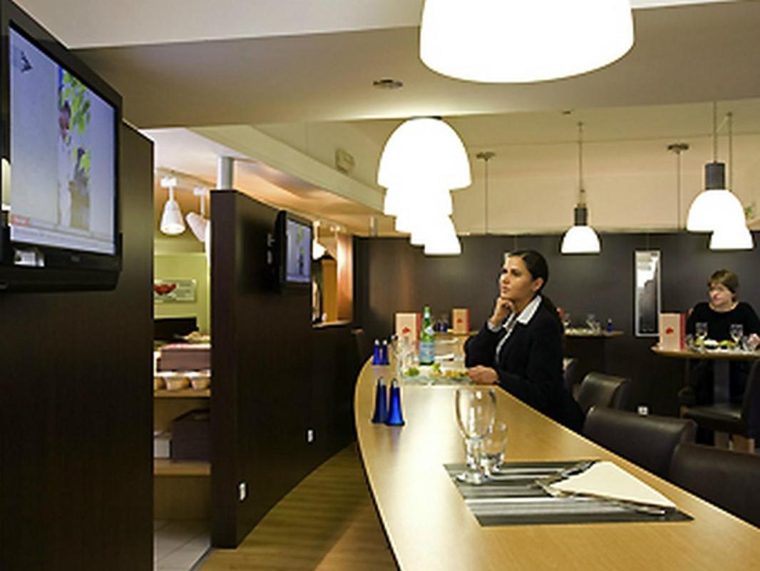 ไอบิส ปารีส เลอ บูร์เฌต์ Hotel ลา คูร์เนิฟ ภายนอก รูปภาพ