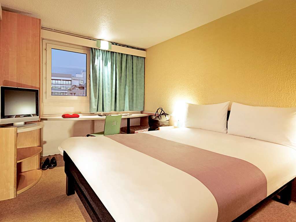 ไอบิส ปารีส เลอ บูร์เฌต์ Hotel ลา คูร์เนิฟ ห้อง รูปภาพ