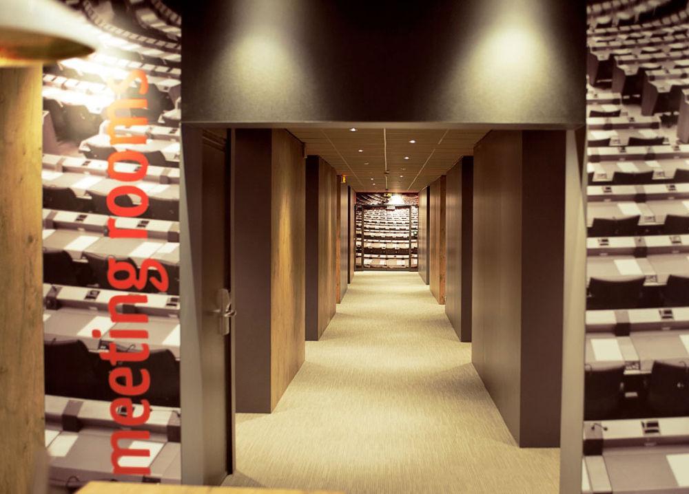 ไอบิส ปารีส เลอ บูร์เฌต์ Hotel ลา คูร์เนิฟ ภายนอก รูปภาพ