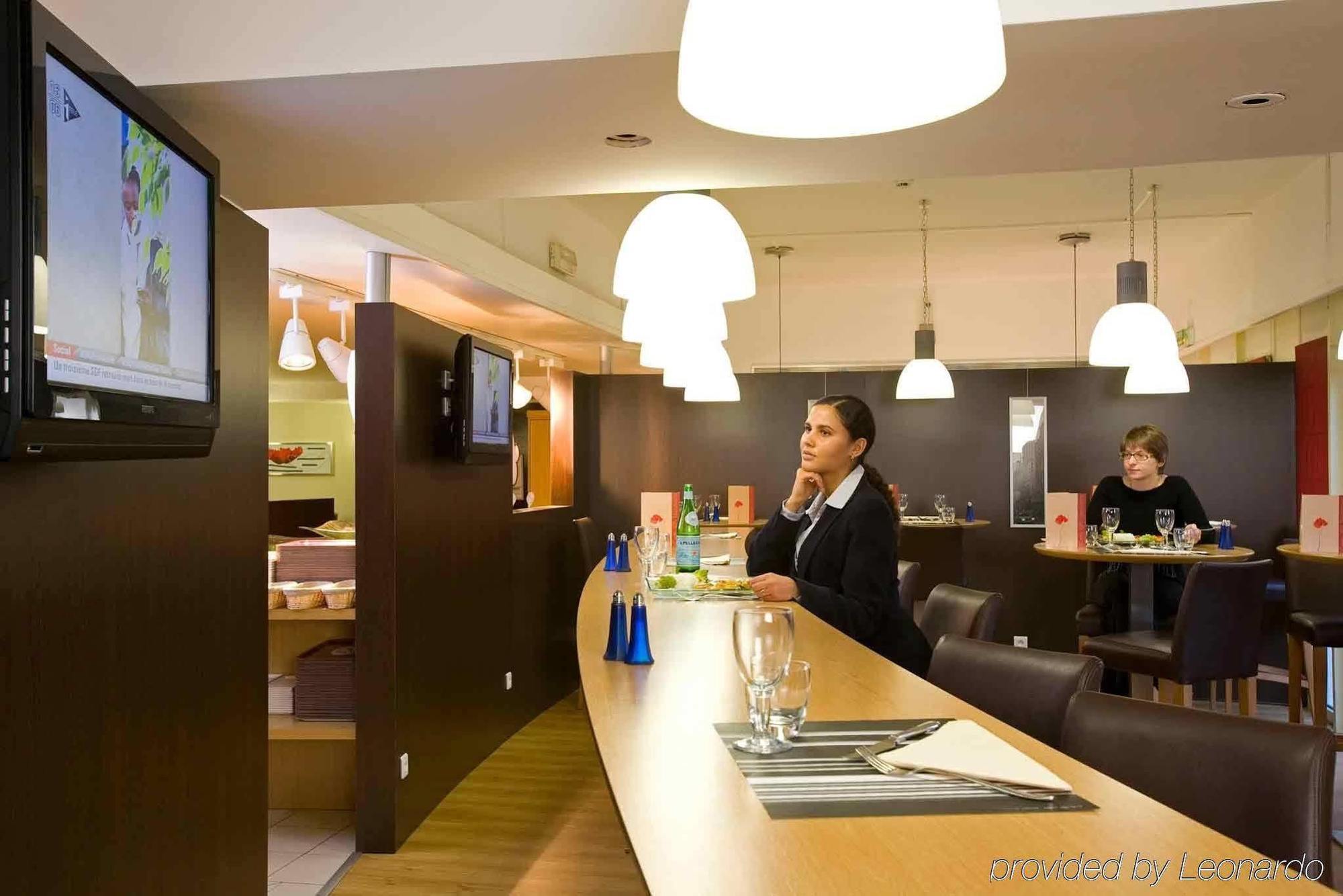 ไอบิส ปารีส เลอ บูร์เฌต์ Hotel ลา คูร์เนิฟ ภายนอก รูปภาพ